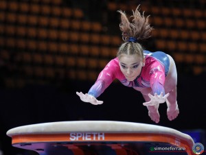 svk surmanova sara ph simone ferraro sfa02421 copia